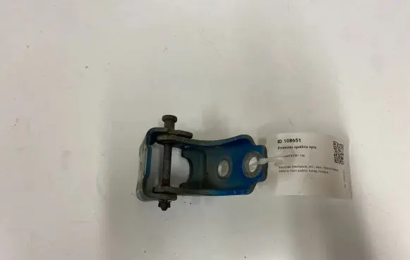 Citroen C3 Front door lower hinge 