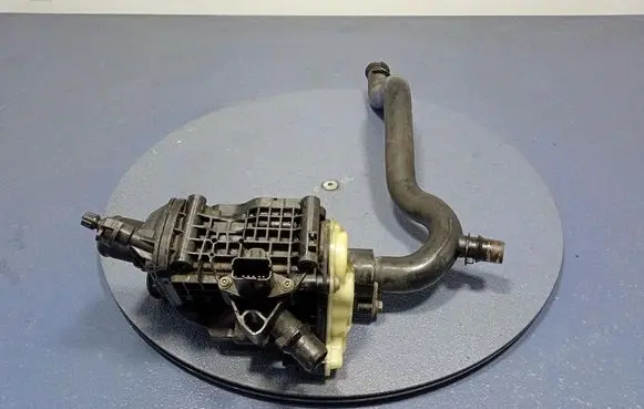 Thermostat/thermostat housing