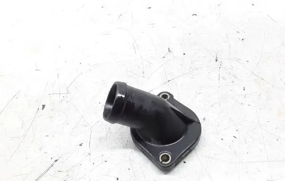 Volkswagen PASSAT B5 Engine coolant pipe/hose 048121121B