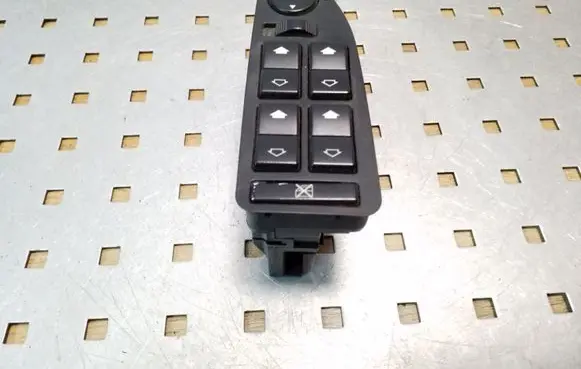 BMW 5 E39 Electric window control switch 6907110