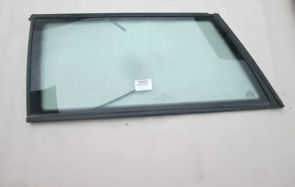 Volkswagen PASSAT B5 Rear side window