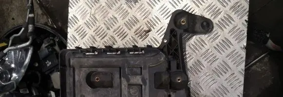 Battery tray