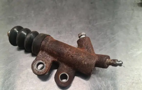 Honda HR-V Clutch slave cylinder 