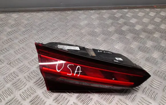 Audi A5 Tailgate rear/tail lights 8W6945093AB