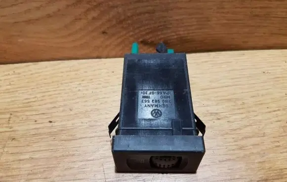 Volkswagen PASSAT B5 Seat heating switch 3b0963563