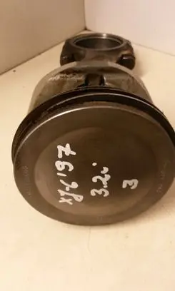 Piston with connecting rod