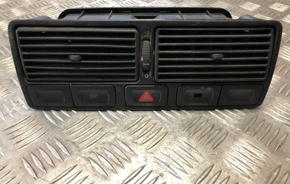 Volkswagen Golf IV Dash center air vent grill 1J0819728C 1J0819736C