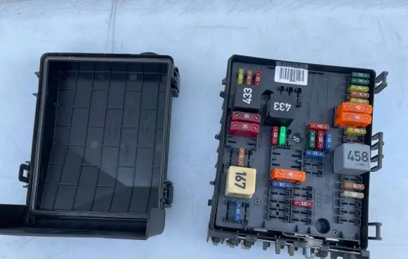 Audi A3 S3 8P Fuse box set 1K0937124D 015345021