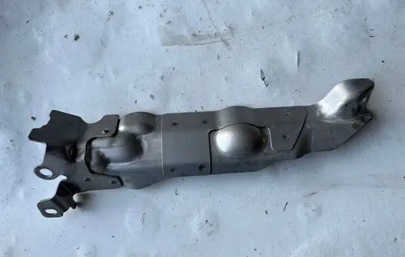 Renault Kadjar Heat shield in engine bay 