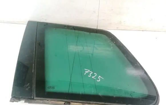 Volkswagen Touareg I Rear side window 7L6845297