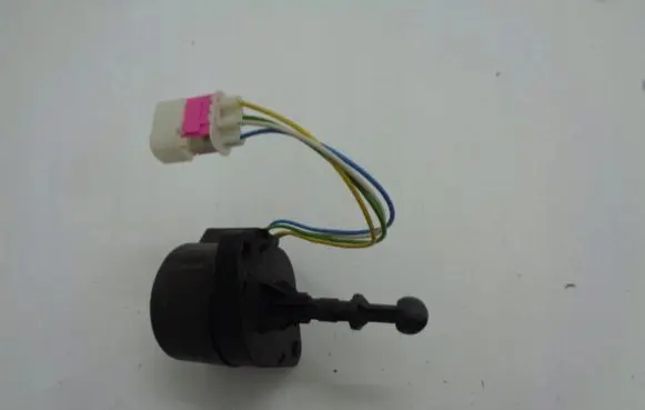 BMW 3 E46 Headlight level adjustment motor 67168372381