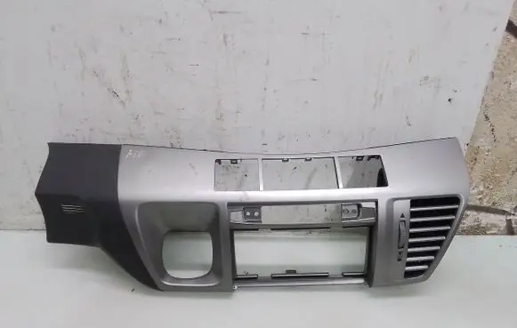 Honda FR-V Radio/GPS head unit trim 77260SJDG020