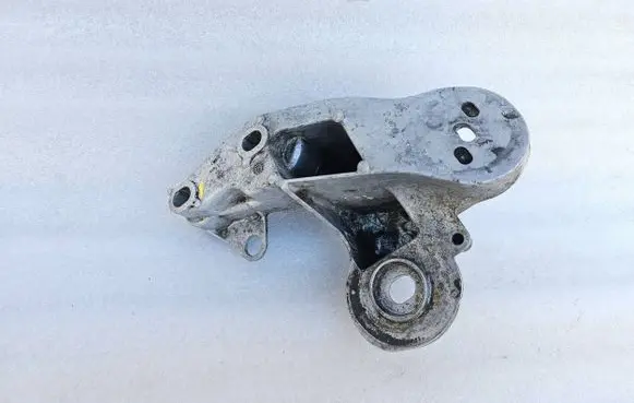 Audi A6 S6 C6 4F Engine mounting bracket 4F0199351H