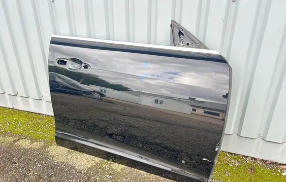 Maserati Ghibli Front door