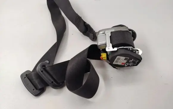 Mercedes-Benz B W245 Front seatbelt