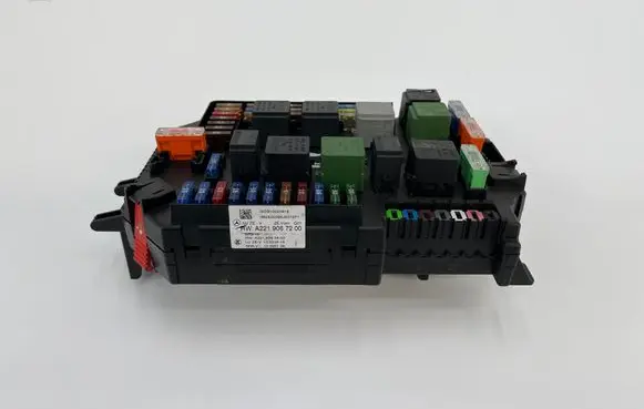 Mercedes-Benz S W221 Fuse box set A2219067200 A2219063600