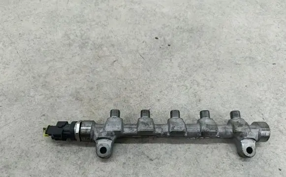 KIA Carens III Fuel main line pipe 314002A420