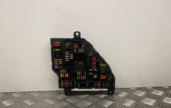 BMW 5 F10 F11 Fuse module 9252813 925281301 317033451