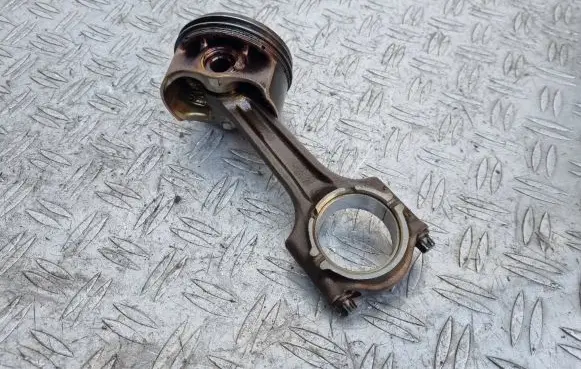 Alfa Romeo Mito Piston with connecting rod Z16A 1295 4405
