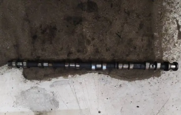 BMW 5 E39 Camshaft 2246745