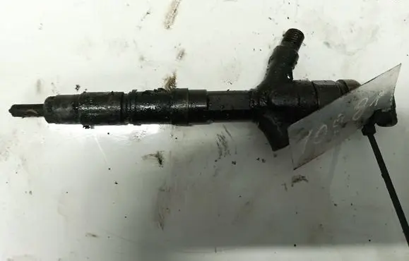 Toyota Corolla Verso AR10 Fuel injector 236700G010