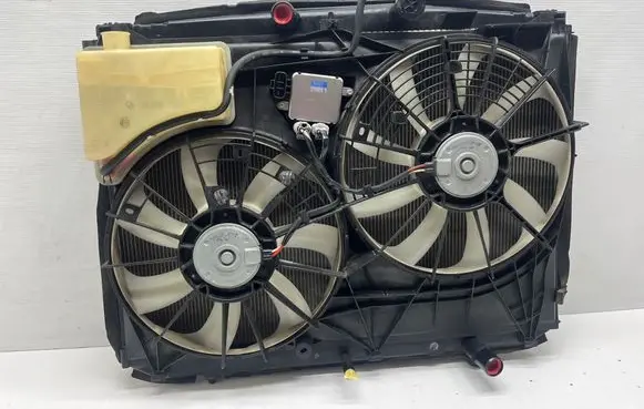 Toyota Highlander XU50 Radiator set 884600E070B AA447770062