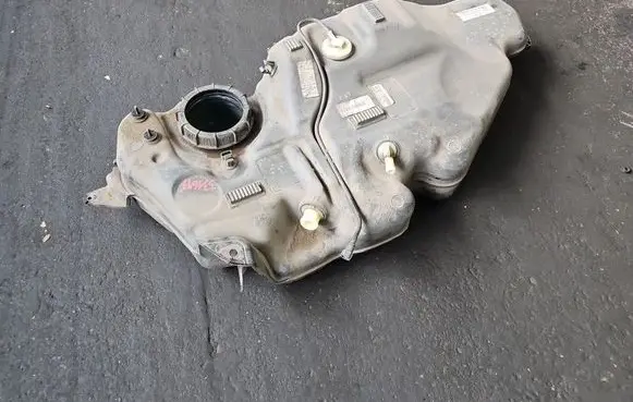 Ford Focus Fuel tank JX619002CE IMPRK1583772