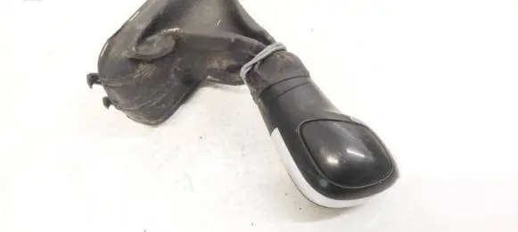 Volkswagen Jetta V Gear lever shifter trim leather/knob
