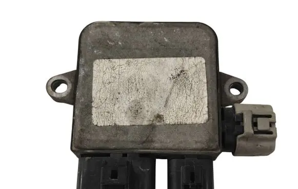 Tesla Model S Coolant fan relay 8282120280