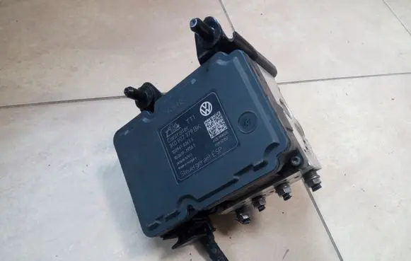 Volkswagen PASSAT B7 ABS Pump 1K0907379BK NE59313