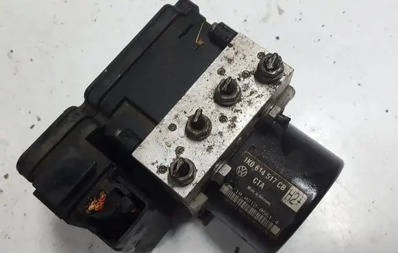 Seat Leon (1P) ABS Pump 1K0907379AT 1K0614517CB