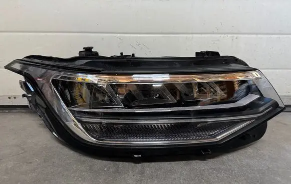 Volkswagen Tiguan Headlight/headlamp 5NB941036G