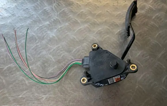 Renault Kangoo II Accelerator throttle pedal 8200436878