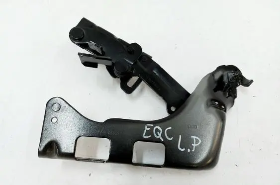 Engine bonnet/hood hinges