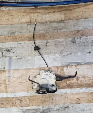 Audi A4 S4 B7 8E 8H Front door lock 1837016AA