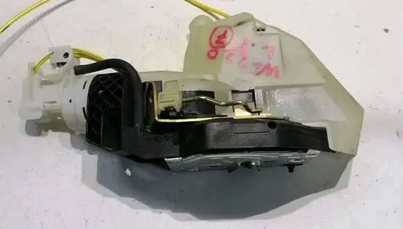 Mercedes-Benz S W220 Rear door lock 2207305735