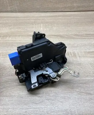 Volkswagen Phaeton Front door lock 3D1837015 LEFTSIDE
