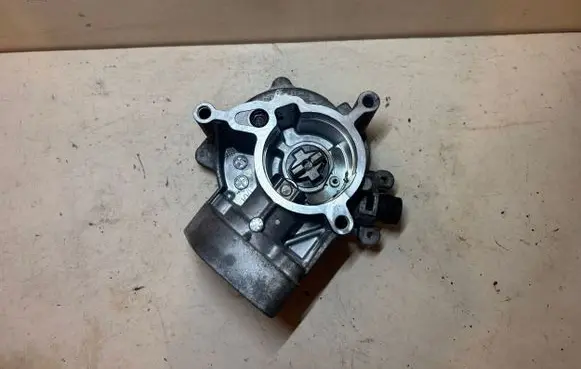 Skoda Octavia Mk3 (5E) Vacuum pump 06L145100B