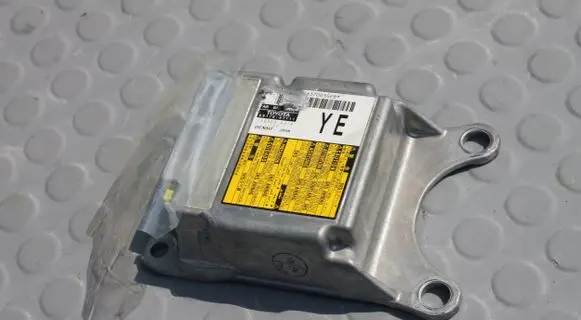 Toyota Prius (XW30) Airbag control unit/module 8917047111