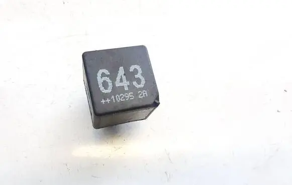 Audi A5 8T 8F Other relay 8k0951253 v23136-b6-x72