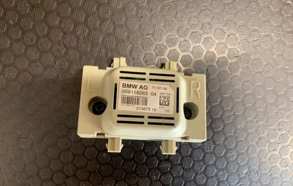 BMW 7 F01 F02 F03 F04 Aerial antenna amplifier 009118265 21367510 009118265040