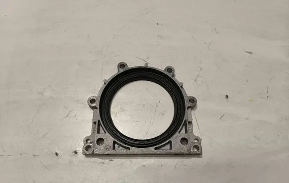 Mercedes-Benz C W204 Crankshaft Holder A6460100114