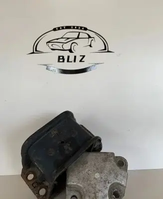 Citroen C4 I Engine mount bracket 9656845880 9636583980 9636270080