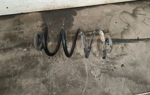 Porsche Macan (95B) Rear coil spring 95B511115