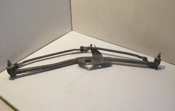 Volkswagen PASSAT B3 Front wiper linkage 357955603A