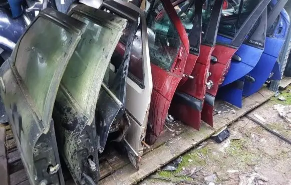 Ford Scorpio Rear door melynos