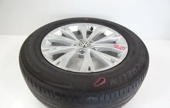 Volkswagen Tiguan R17 alloy rim 5NA601025