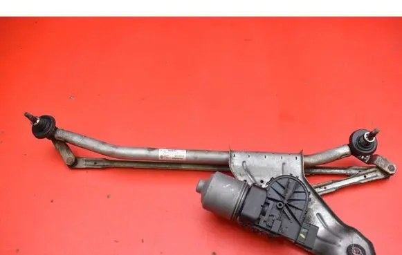 Dacia Sandero Front wiper linkage and motor 8200619512