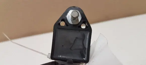 Toyota Avensis T250 Airbag deployment crash/impact sensor 8983105010 119435531D
