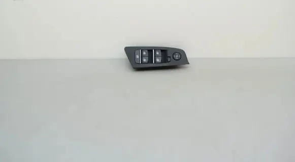 BMW 5 G30 G31 Electric window control switch 6832720